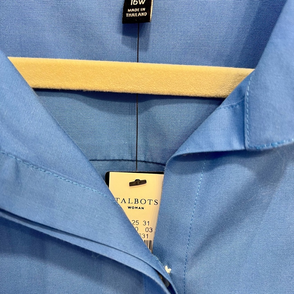 NWT NO WRINKLE SLEEVELESS BLOUSE - Picture 4 of 8